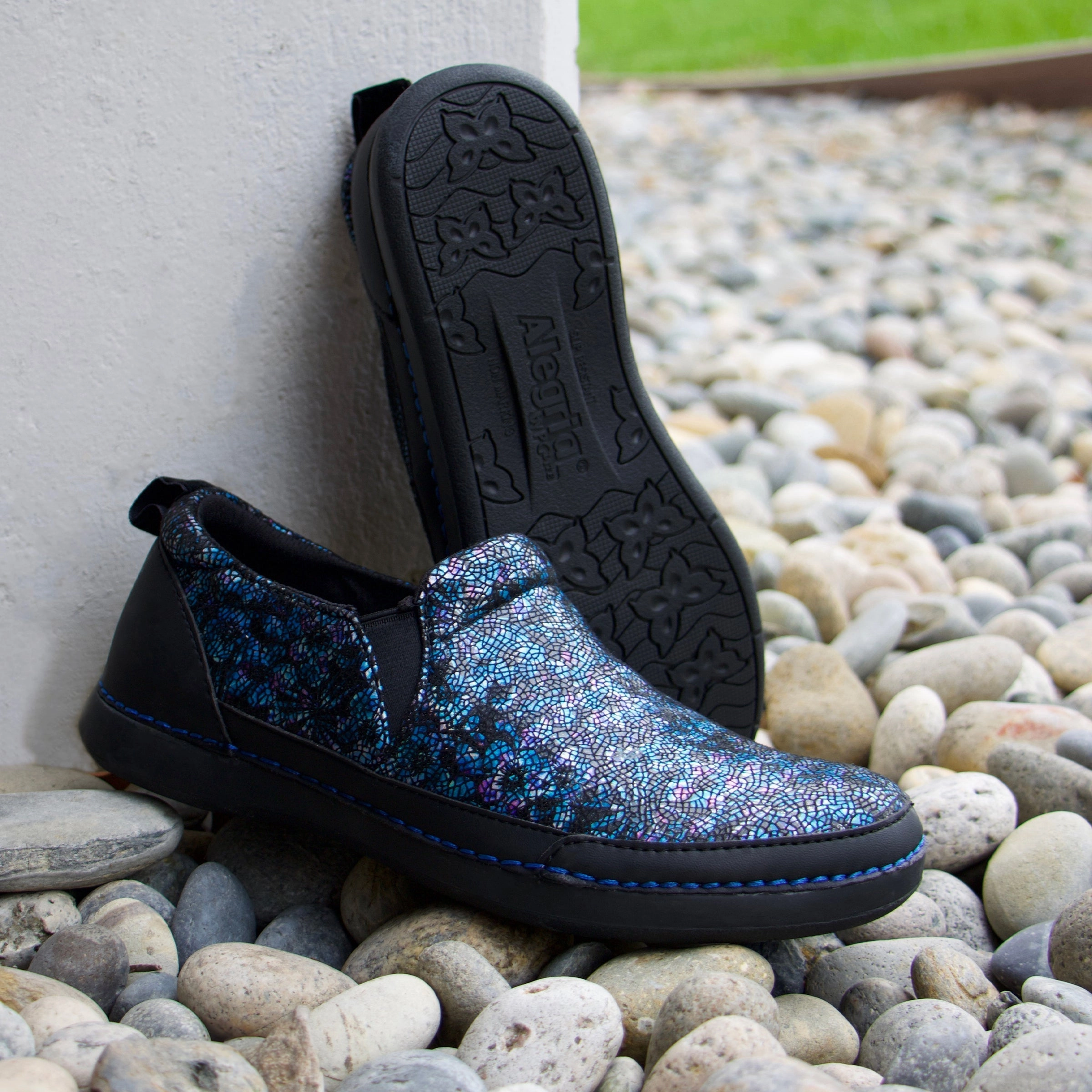 Axis Blue Burst Shoe