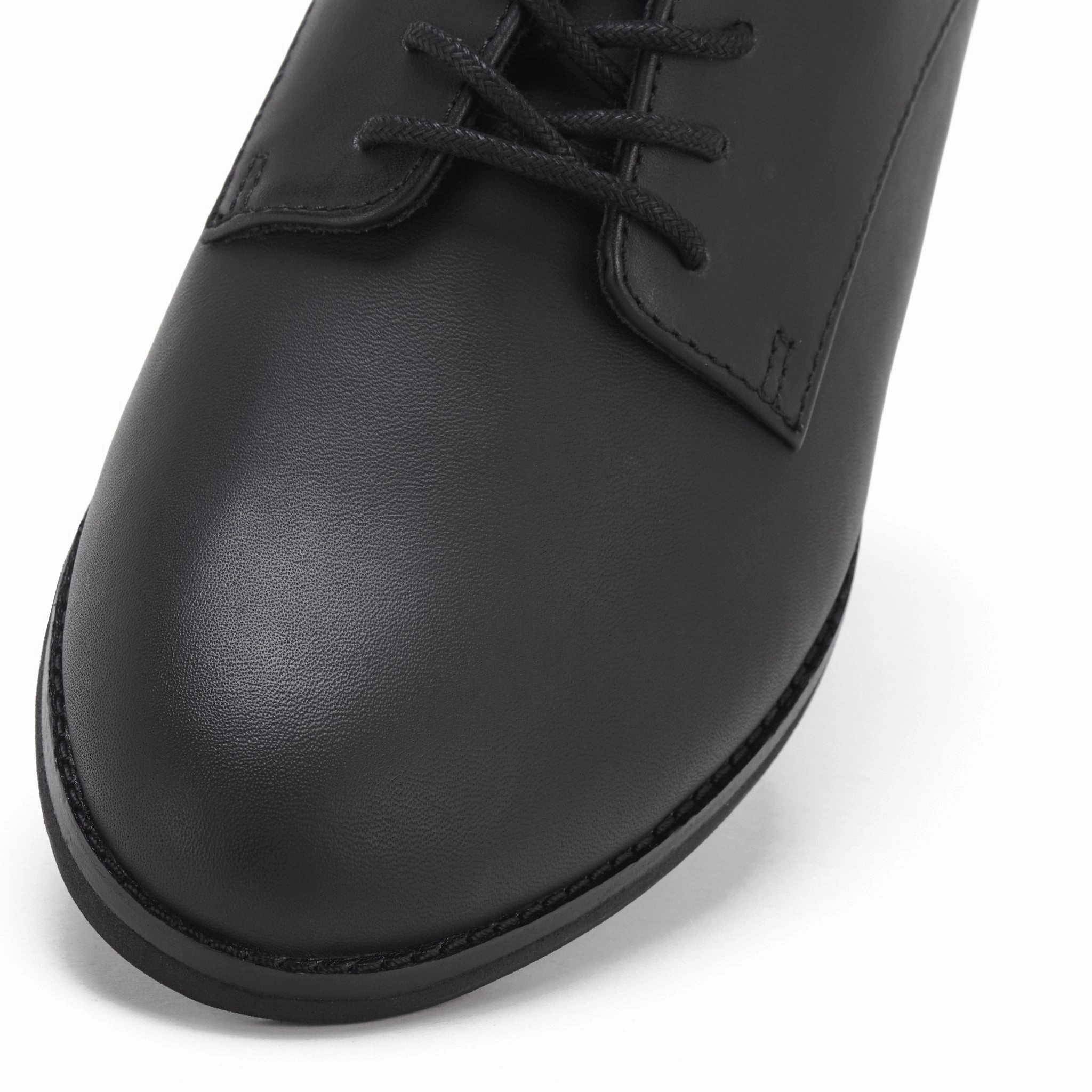 Derby All Black