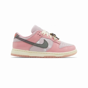 Dunk Low LX 'Barbie' W (2023)