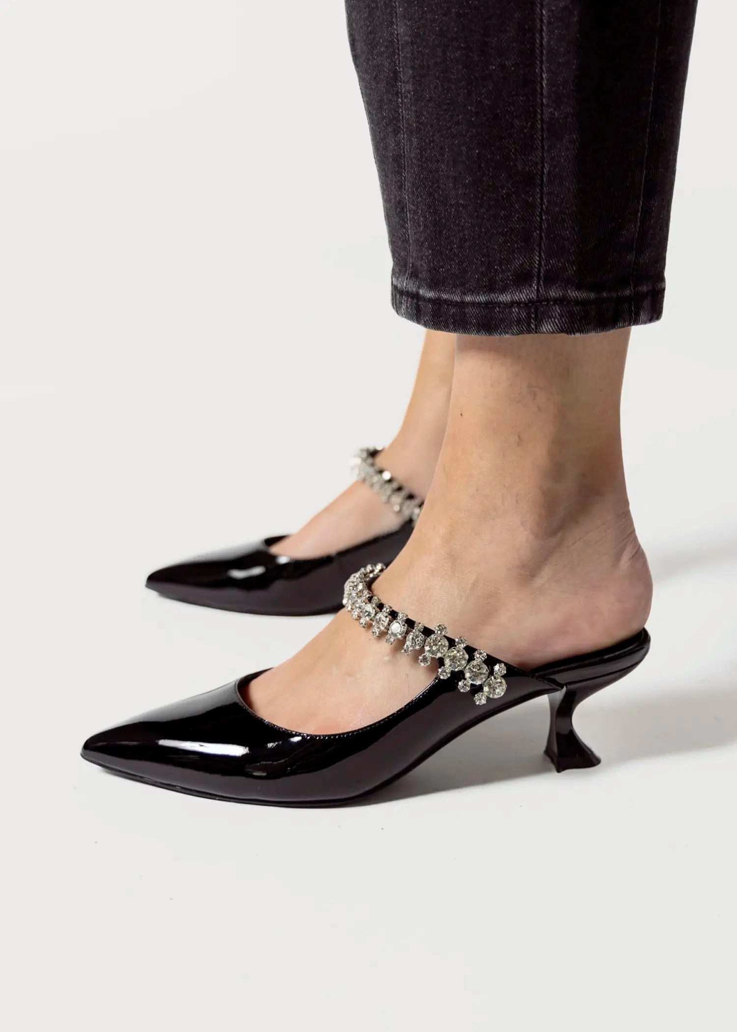 Lori Jeweled Pump