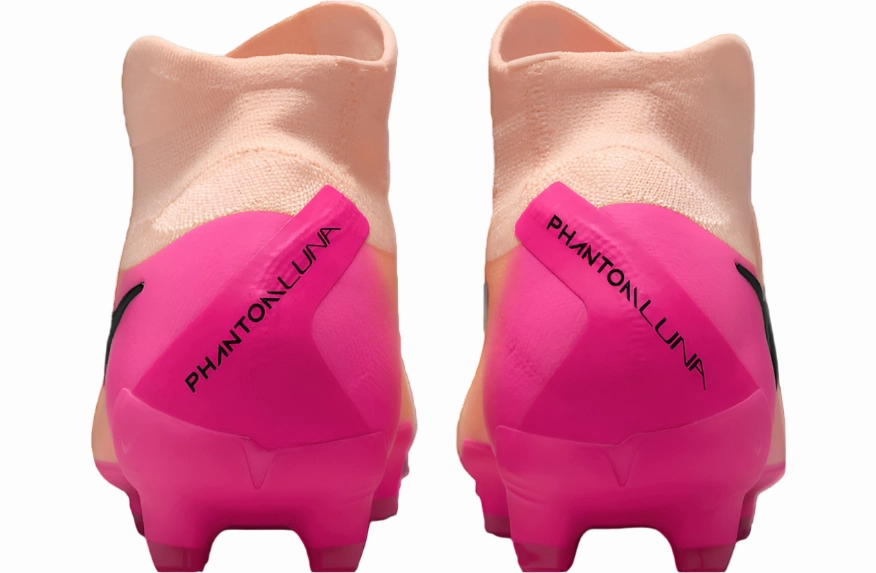Nike Phantom Luna II Pro FG Soccer Cleats (Crimson Tint/Black-Pink Blast)