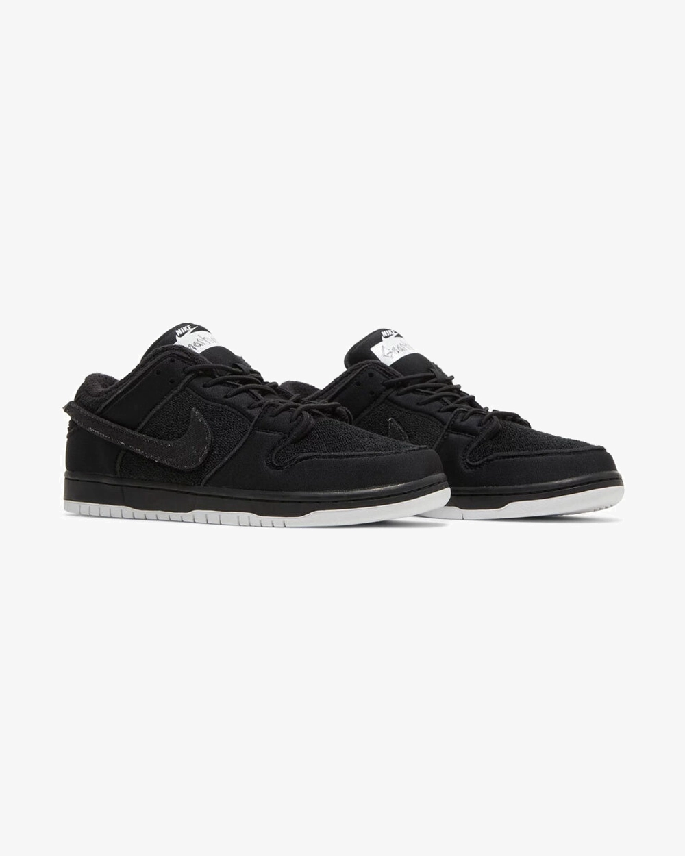 NIKE SB DUNK LOW PRO 'GNARHUNTERS'