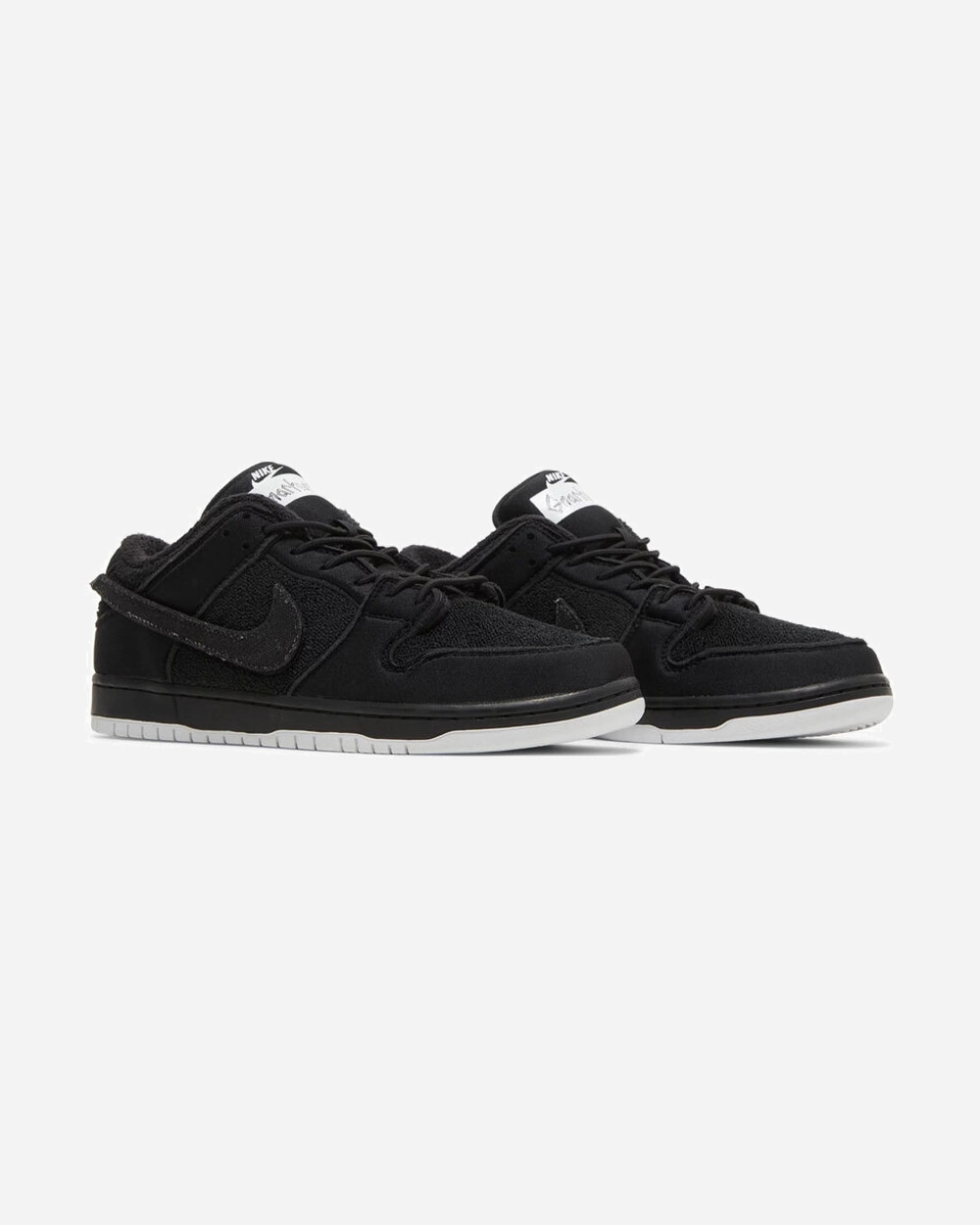 NIKE SB DUNK LOW PRO 'GNARHUNTERS'