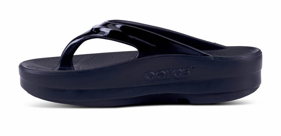 OOFOS Women's OOmega OOlala Thong - Black