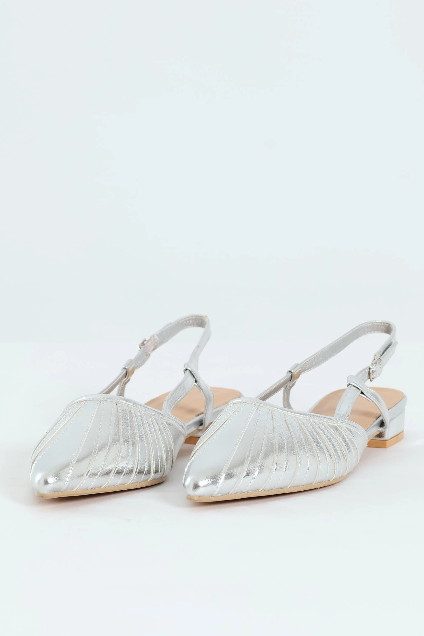 Pointy Webbed Mesh Slingback Heel - Silver