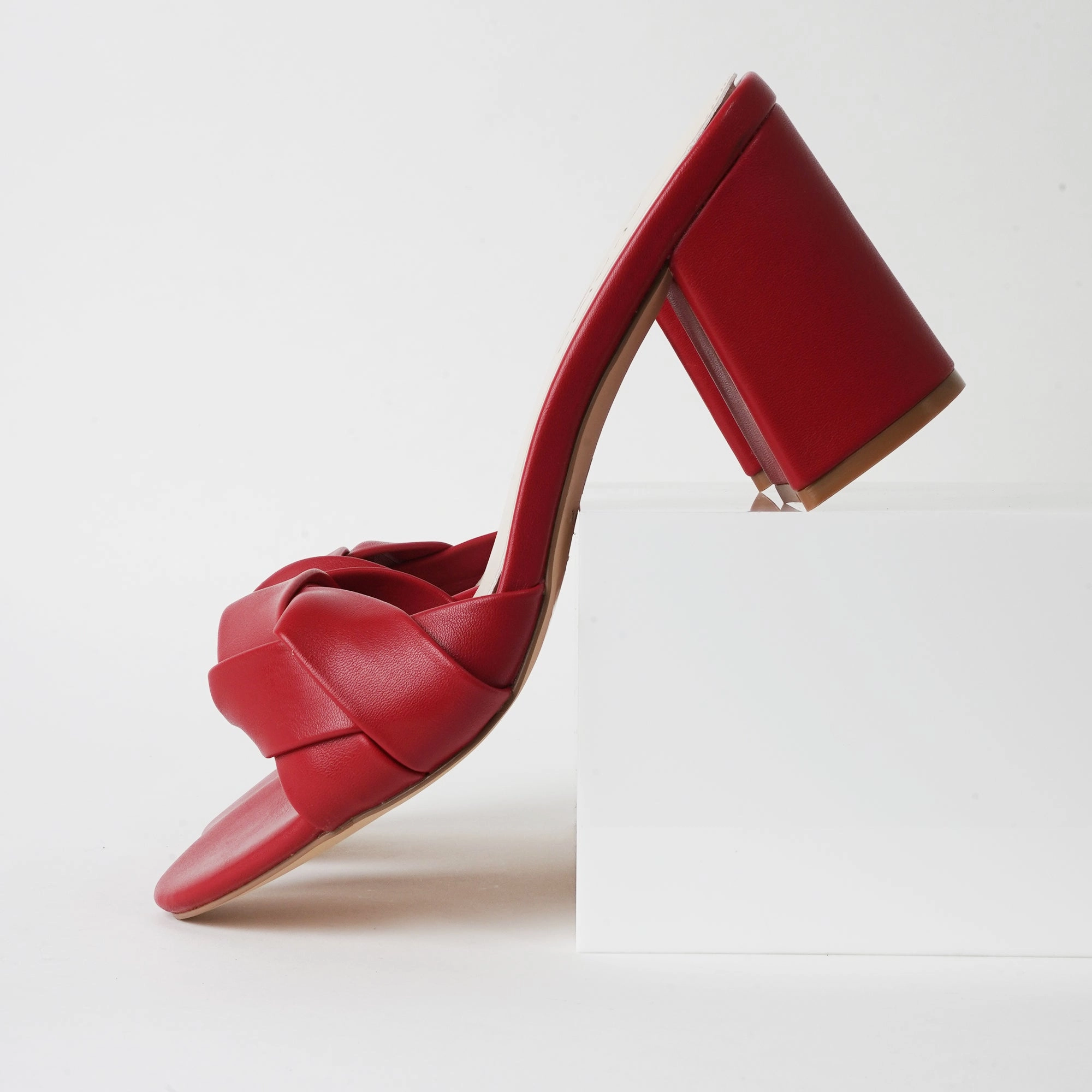Tori | Red