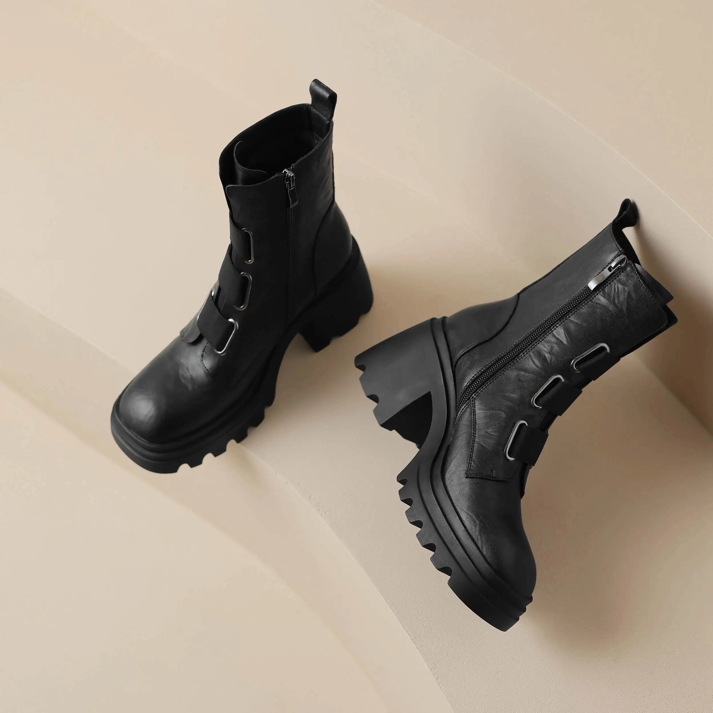 USS Shoes Mae Women's Square Toe Boots