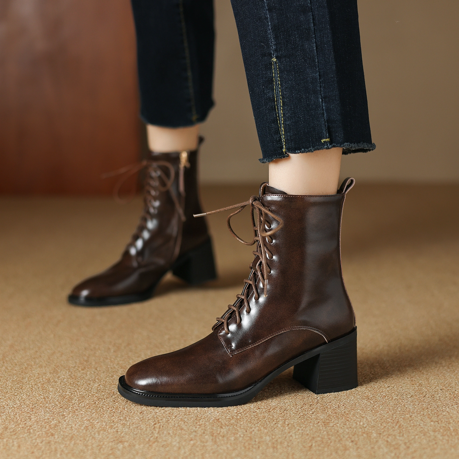 USS Shoes Sandy Women's Leather Lace Up Boots
