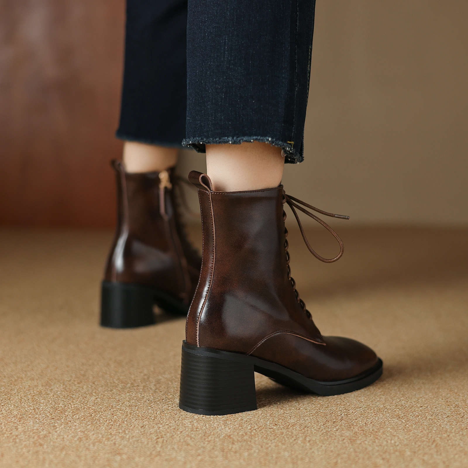 USS Shoes Sandy Women's Leather Lace Up Boots