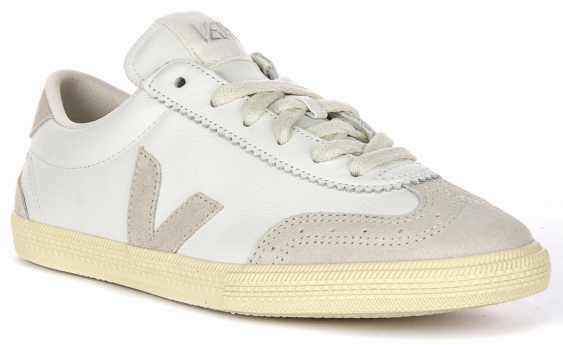 Veja Volley O. T. In Natural For Men