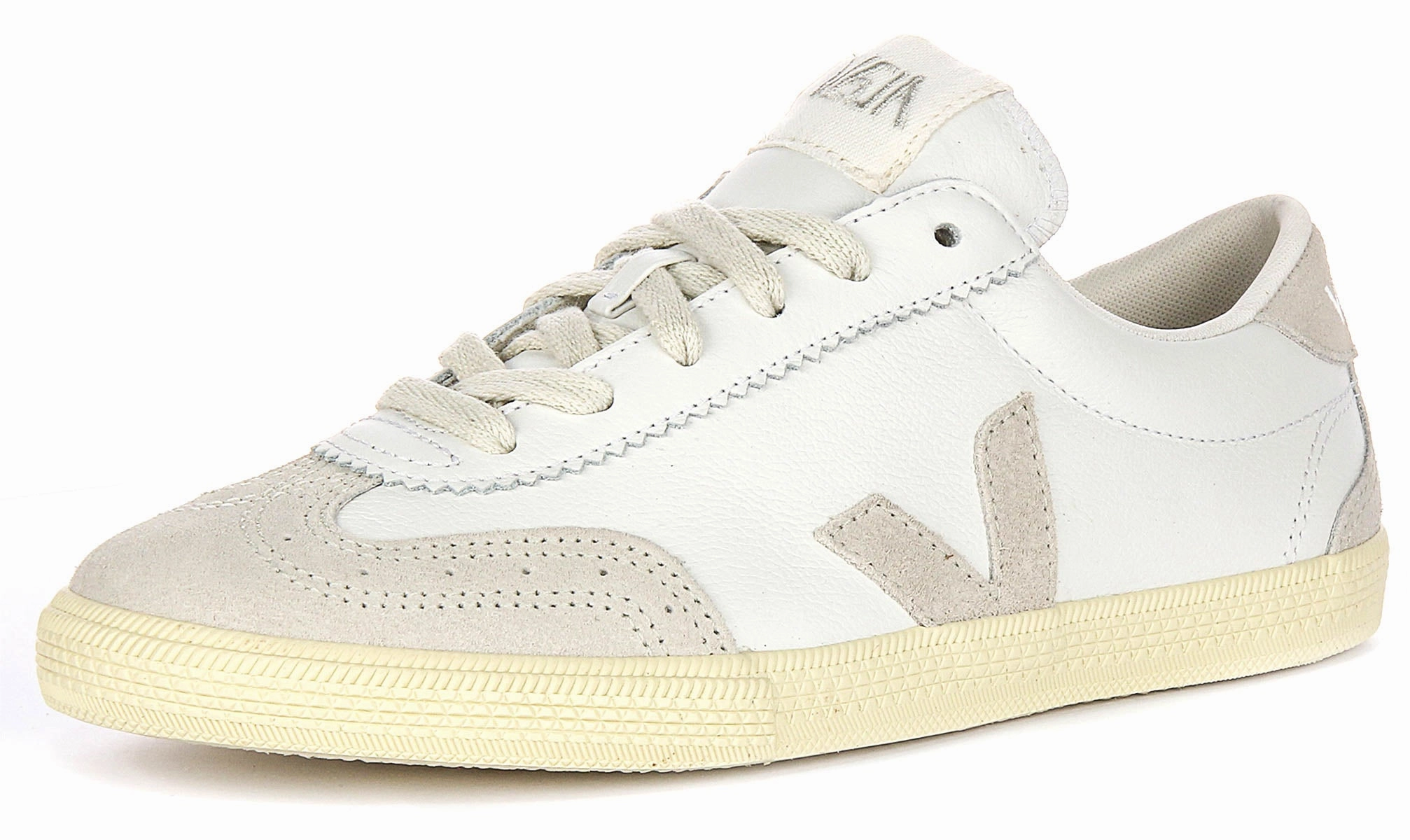 Veja Volley O. T. In Natural For Men